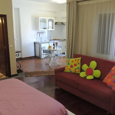 Apartment Studio Flat With Pool