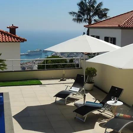 Flat With Pool Apartman