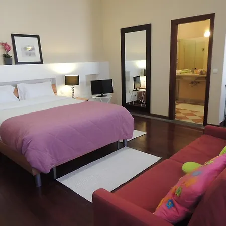 Studio Flat With Pool