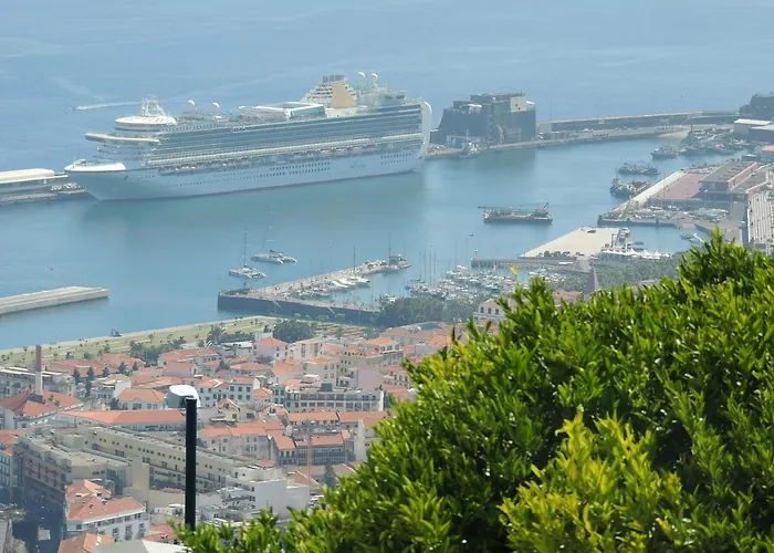 Studio Flat With Pool * Funchal (Madeira)